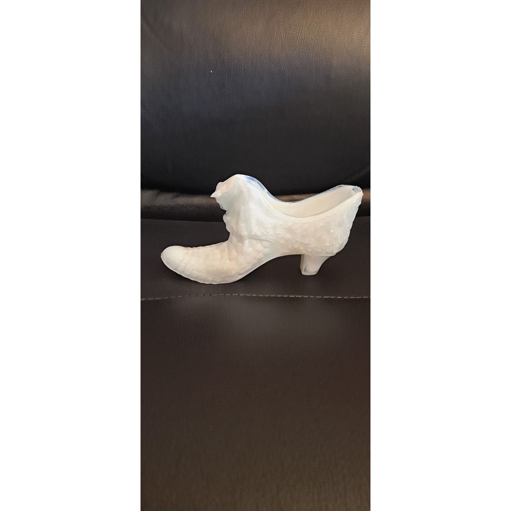 Boyd's Milkglass Cat Head Slipper‎ 6" Long
